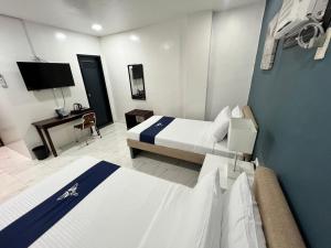 Gallery image of Leopold Hotel and Restobar in Rosario +1 photo