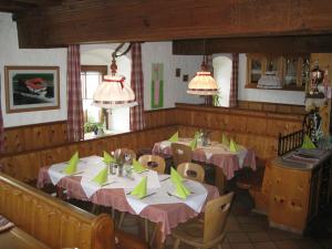 Restaurace v ubytování Gasthof Franzosenhof + 8 fotografií