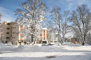 Grand Hotel Europa Rivisondoli Centro during the winter