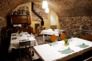 Un restaurante o sitio para comer en Molino della Volta