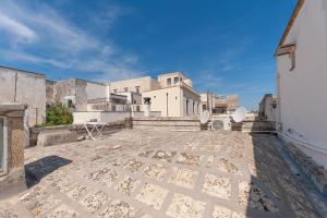 a view of a courtyard of a building at Casa in Via Seminario Otranto in Otranto