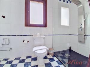 Gallery image of Enchanting Villa Retreat with 5 Bedrooms in Gozo in Għarb