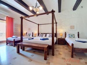 Gallery image of Enchanting Villa Retreat with 5 Bedrooms in Gozo in Għarb +56 photos