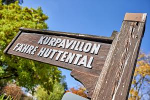 a wooden sign that reads kippahulation tenure agricultural at Gästehaus Urschel in Bad Kreuznach