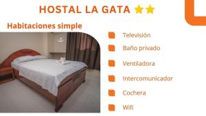 two pictures of a bedroom with a bed at Hostal La Gata in Tingo María