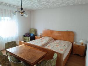 Gallery image of Ferienhaus mit alten Scharm in Ozimek