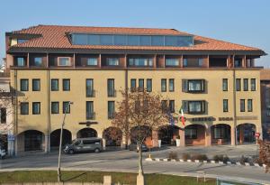 Budova, kde se hotel nachází