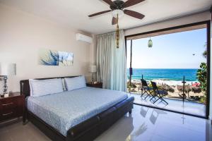 Postel nebo postele na pokoji v ubytování Vallarta Shores Beach Hotel + 37 fotografií