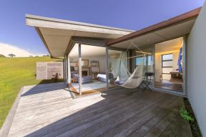 Gallery image of Waiheke Luxury Blue and Green Rooms in Ostend