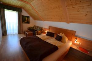 Postel nebo postele na pokoji v ubytování Da Bräuhauser + 37 fotografií