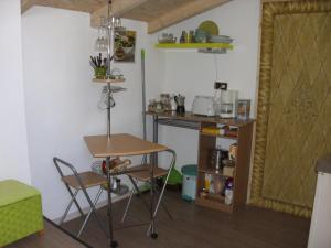 
Küche/Küchenzeile in der Unterkunft Grünes Appartment Nürburgring
