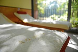 Postel nebo postele na pokoji v ubytování Schlosshotel Villa Westerberge