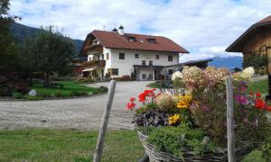 Gallery image of Ferienwohnungen Färberhof Urlaub auf dem Bauernhof in Valdaora