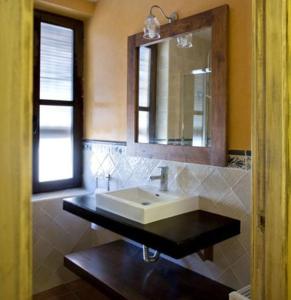 A bathroom at Rincón de San Cayetano