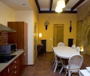 A kitchen or kitchenette at Rincón de San Cayetano
