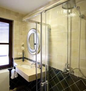 A bathroom at Rincón de San Cayetano