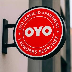 a sign for a oro emergency parking istg istg istg at OYO Serviced Apartment in Egbe