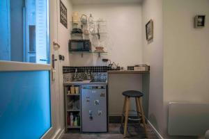 Η κουζίνα ή μικρή κουζίνα στο Notre Dame Paradis Latin