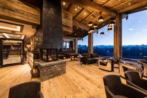 Khu vực ghế ngồi tại BichlAlm Berggasthof