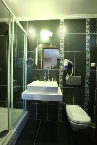 Kupaonica u objektu Albatros Hotel