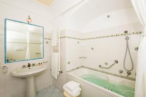Vannituba majutusasutuses Albergo California