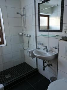 Koupelna v ubytování Gästepension Wiesenheim