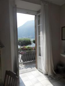 Nespecifikovaný výhled na hory nebo výhled na hory při pohledu z bed and breakfast