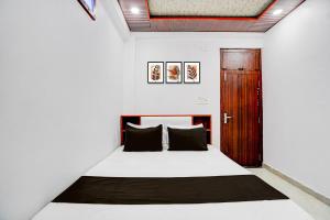 Gallery image of SPOT ON HL IIN Restaurant in Prayagraj