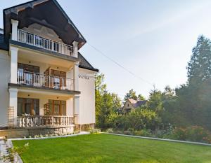 Ogród w obiekcie Apartamenty Watra