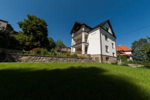 Budynek, w którym mieści się apartament
