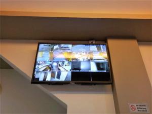 TV a/nebo společenská místnost v ubytování Royale Hotel Batu Gajah