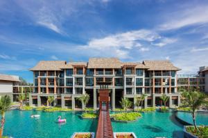 Der Swimmingpool an oder in der Nähe von Mai Khaolak Beach Resort & Spa - TUIBLUE Mai Khaolak