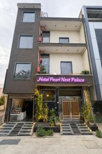 a hotel pearl next palestine is shown at Hotel Pearl Nest Palace in Agra
