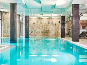 Bazén v ubytování VacationClub - Diune Apartment 502B nebo v jeho okolí