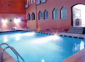 Bazén v ubytování Moroccan House nebo v jeho okolí