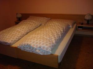 Letto o letti in una camera di Hotel Gasthof Kreuz
