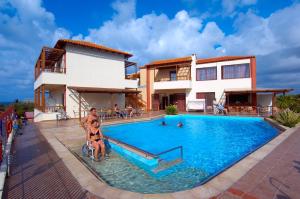 Bazén v ubytovaní ERIA RESORT for people with special abilities alebo v jeho blízkosti