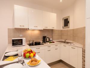 Kuchyňa alebo kuchynka v ubytovaní Apartments Las Canteras Beach LM3
