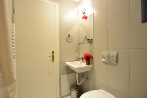 Aipytos Guesthouse tesisinde bir banyo