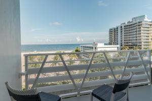 Balcony o terrace sa B Ocean Resort Fort Lauderdale Beach