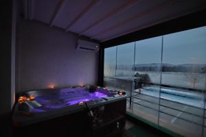 Ліжко або ліжка в номері Guest House Panorama Aqualux with Free Parking