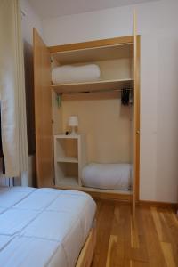 a bedroom with two bunk beds in a room at Soldeu Paradis Clos in Soldeu