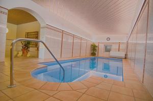 Bazén v ubytování Hotel Eichenhof nebo v jeho okolí