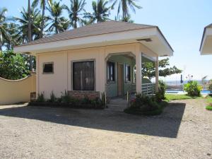 Gallery image of Ucoy Beach Resort in Libertad