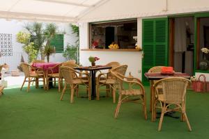 Zdjęcie z galerii obiektu Hostal La Ceiba w mieście Cala d´Or