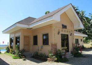 Gallery image of Ucoy Beach Resort in Libertad