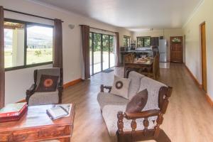 Η κουζίνα ή μικρή κουζίνα στο Kamberg Valley Hideaway