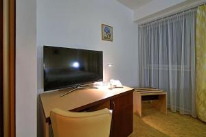 TV a/nebo společenská místnost v ubytování Hotel Šariš