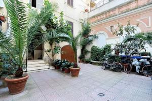 Gallery image of RomeAsYouLike-Monti Experience 295 in Rome
