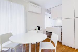 Kuchyň nebo kuchyňský kout v ubytování easyhomes - Spiga Suite